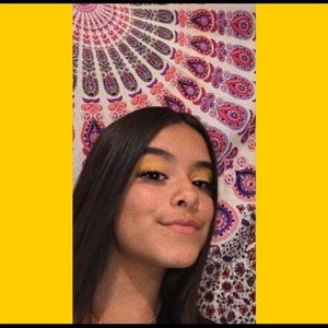 Meet your Posher, Adilene